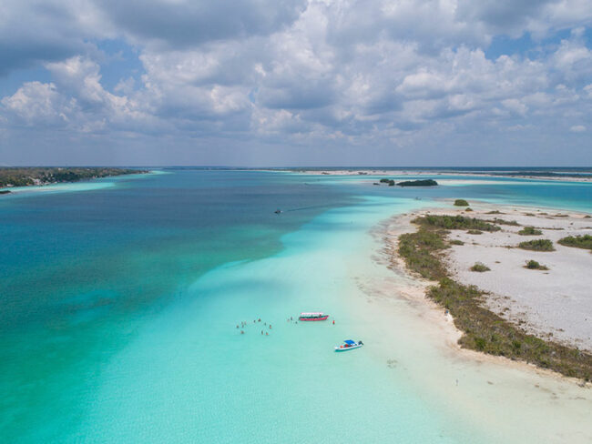 Enjoy your time floating and swimming in the Bacalar 7 Colors Lagoon