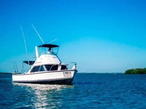 Fully equipped fishing yacht for 6 guests with bathrooms and bluetooth speakers