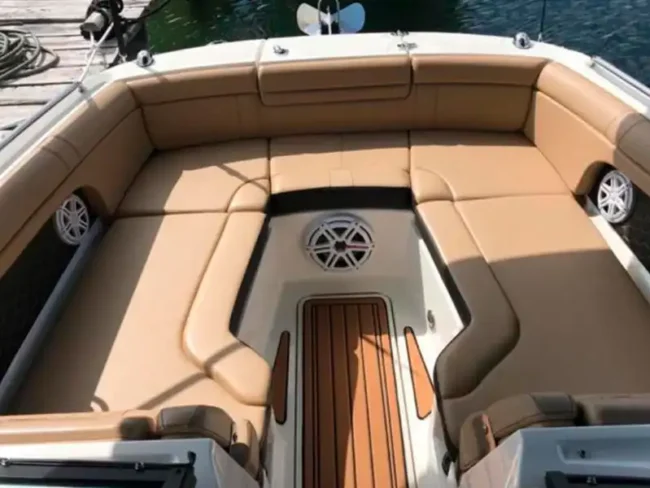 Cockpit perfect for family and friends, comfy seats, bluetooth speaker, and shade. Private Yacht for Ten Passengers in Cancun